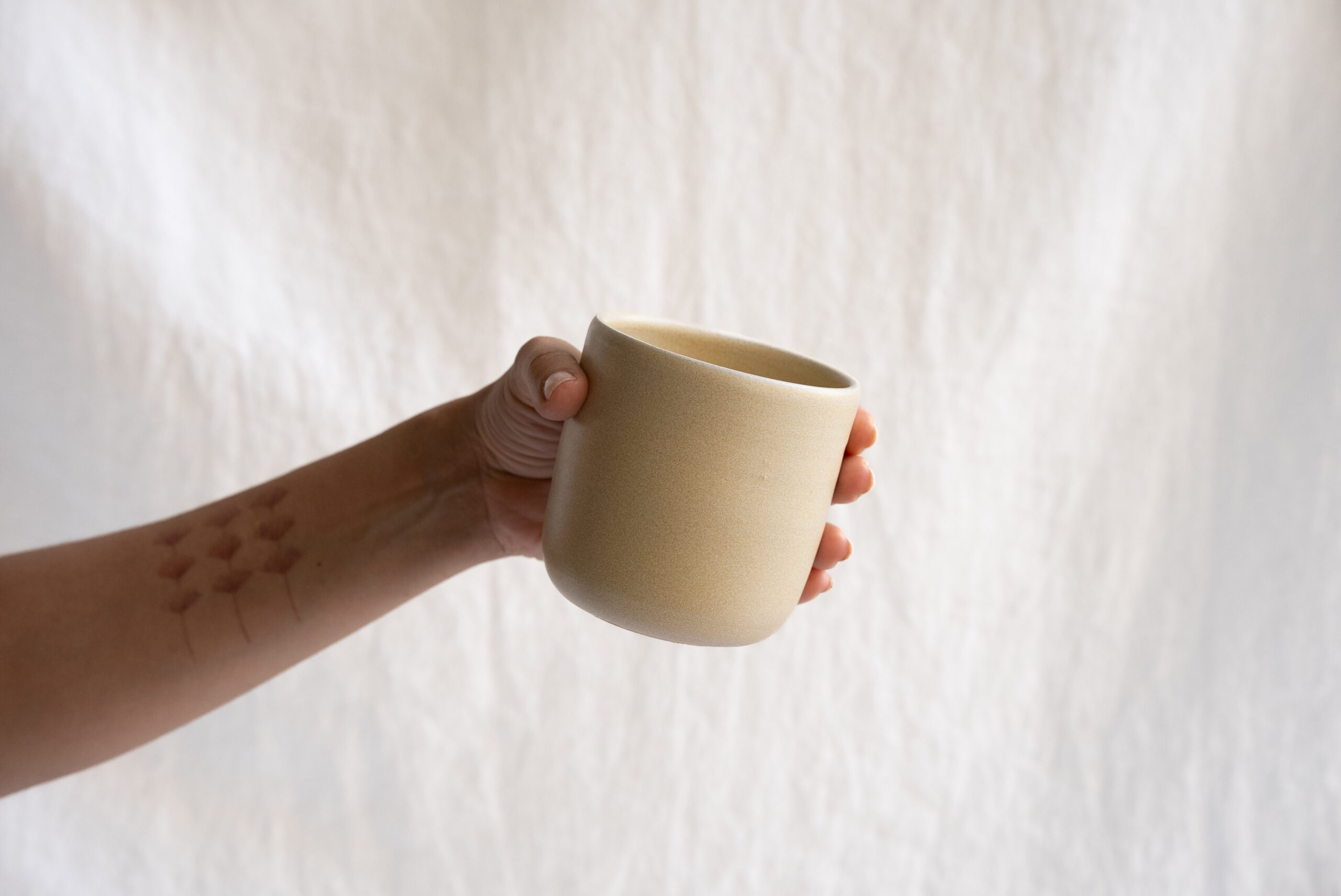 Medium Tumbler 'Gold Pistachio' - Image 2