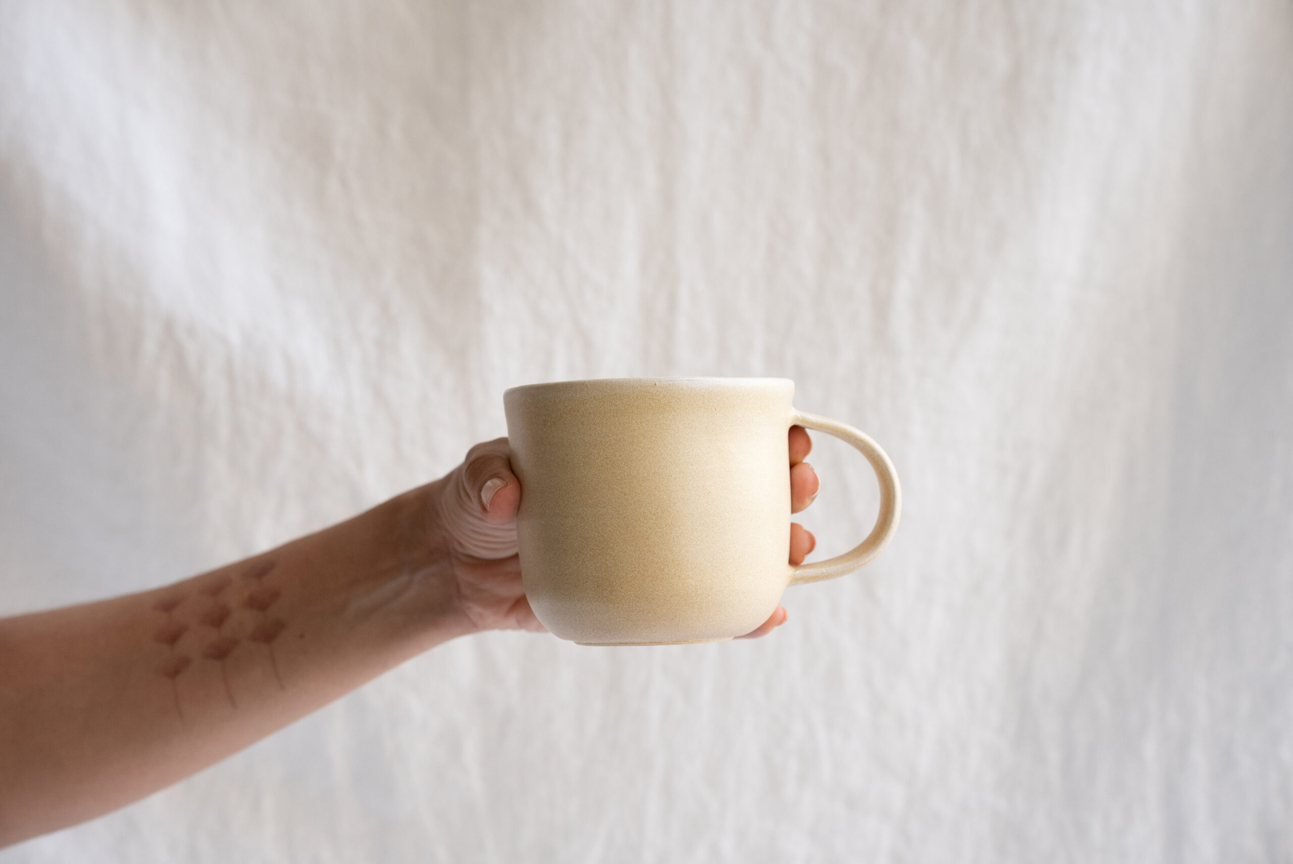 The Cosy Mug in 'Gold Pistachio' - Image 2